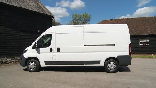 PEUGEOT BOXER 435 HEAVY L3 DIESEL 2.2 BlueHDi 140 Platform Cab Professional view 4